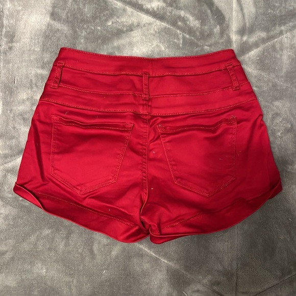 Dark red shorts! - Picture 2 of 3